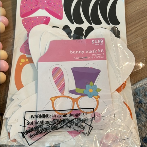 Lot of Easter/Bunny Party Decorations - Picture 5 of 6